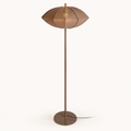 Paris Disc Ø50 vloerlamp in bruin met een katoenen kap, slanke staander, ronde voet en zwarte kabel.